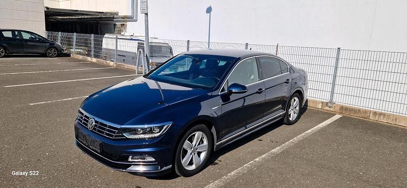 Gebraucht VW Passat Highline 190 PS (139 kW) 2015 Blau Limousine