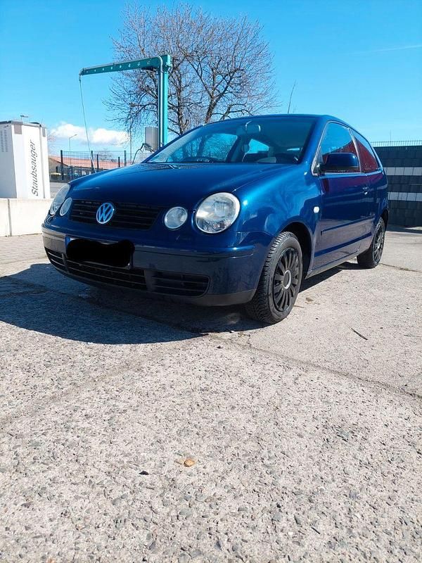 Second-hand VW Polo Basis 64 CP (47 kW) 2004 Albastru Hatchback