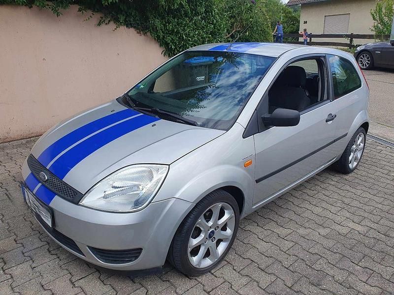 Silber Gebraucht 2005 Ford Fiesta Trend Kleinwagen | 1.399 € (Fairer Preis) - Bild 1/4