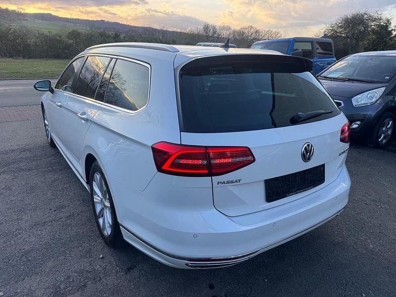 Gebraucht VW Passat Highline 150 PS (110 kW) 2015 Weiß Kombi