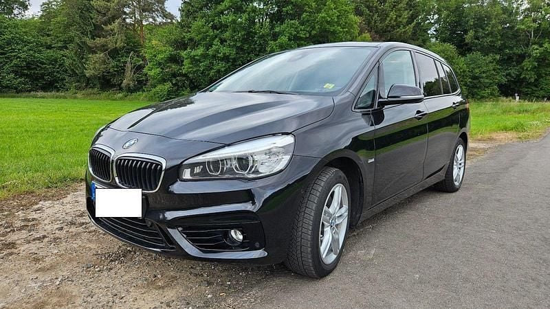 Schwarz Gebraucht 2017 BMW 220 Gran Tourer Advantage Van / Kleinbus | 17.000 € (Fairer Preis) - Bild 1/4