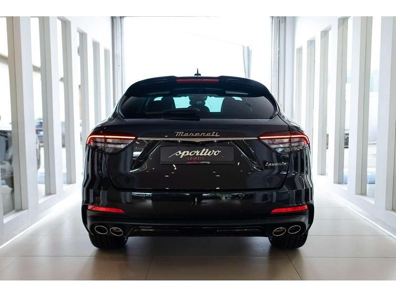Gebraucht Maserati Levante 430 PS (316 kW) 2024 Schwarz SUV
