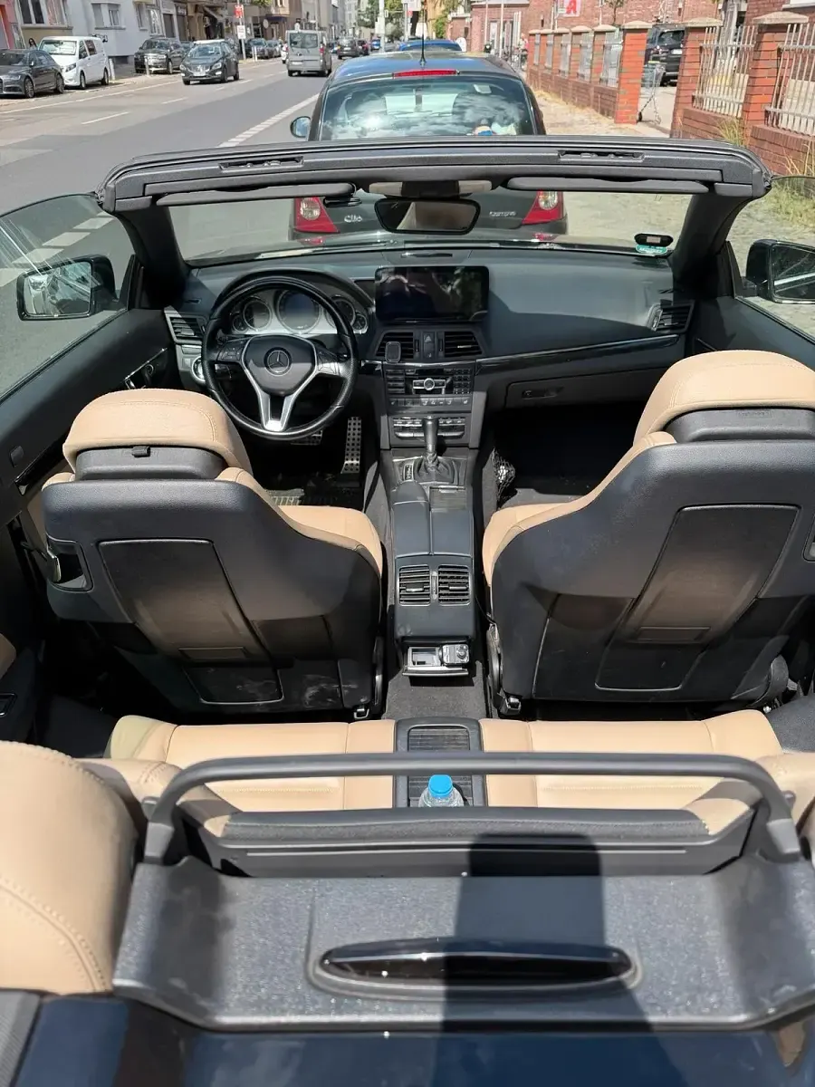 Gebraucht Mercedes E220 170 PS (125 kW) 2013 Schwarz Cabrio
