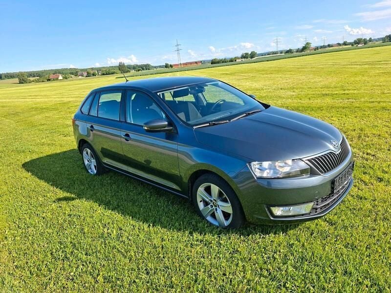 Grau Gebraucht 2016 Skoda Rapid Kombi | 8.399 € (Etwas zu teuer) - Bild 1/4