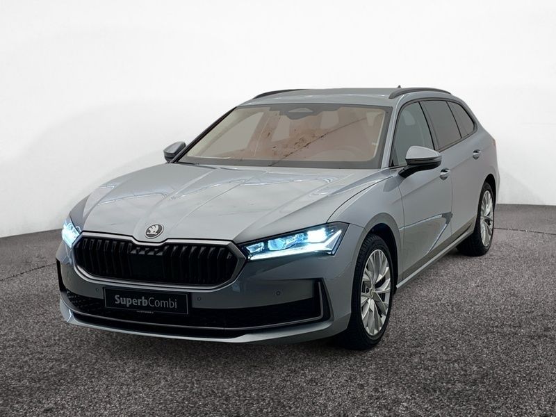 Gebraucht Skoda Superb Selection 150 PS (110 kW) 2022 Andere farbe Kombi