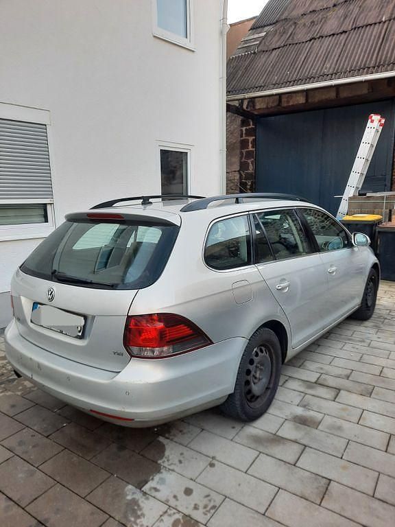 Gebraucht VW Golf VI Comfortline 105 PS (77 kW) 2010 Silber Kleinwagen