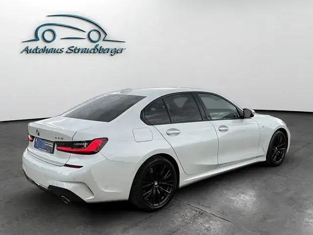 Gebraucht BMW 320 M Sport 184 PS (135 kW) 2019 Weißkeine angabe Limousine