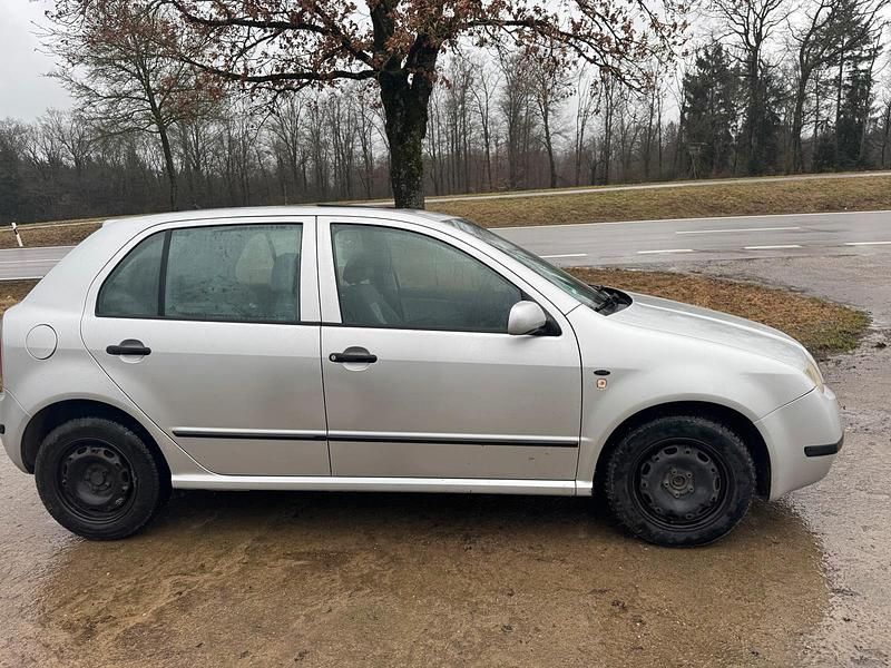 Gebraucht Skoda Fabia 69 PS (50 kW) 2000 Silber Limousine