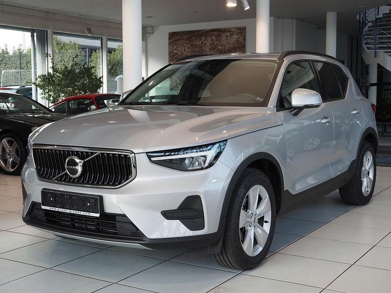 Gebraucht Volvo XC40 129 PS (94 kW) 2023 Grau SUV
