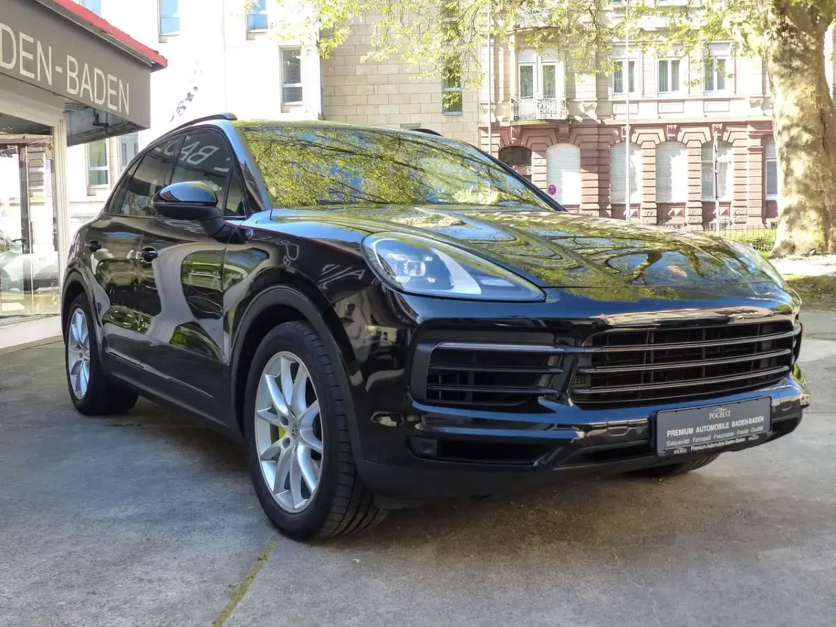 Gebraucht Porsche Cayenne E-Hybrid 462 PS (339 kW) 2021 Schwarz SUV