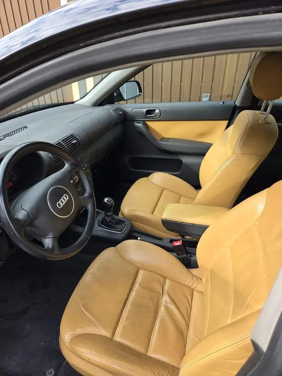Gebraucht Audi A3 Attraction 102 PS (75 kW) 2001 Schwarz Kleinwagen