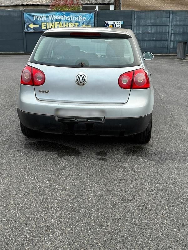 Silber Gebraucht 2004 VW Golf V Kleinwagen | 1.500 € (Fairer Preis) - Bild 1/4