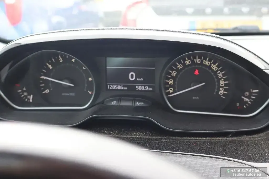 Gebraucht Peugeot 208 Allure 82 PS (60 kW) 2019 Grau Kleinwagen