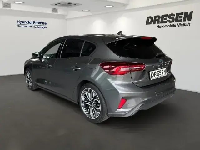 Gebraucht Ford Focus ST-Line X 125 PS (91 kW) 2024 Grau Limousine