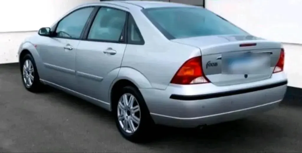 Gebraucht Ford Focus 110 PS (80 kW) 2005 Silber Limousine