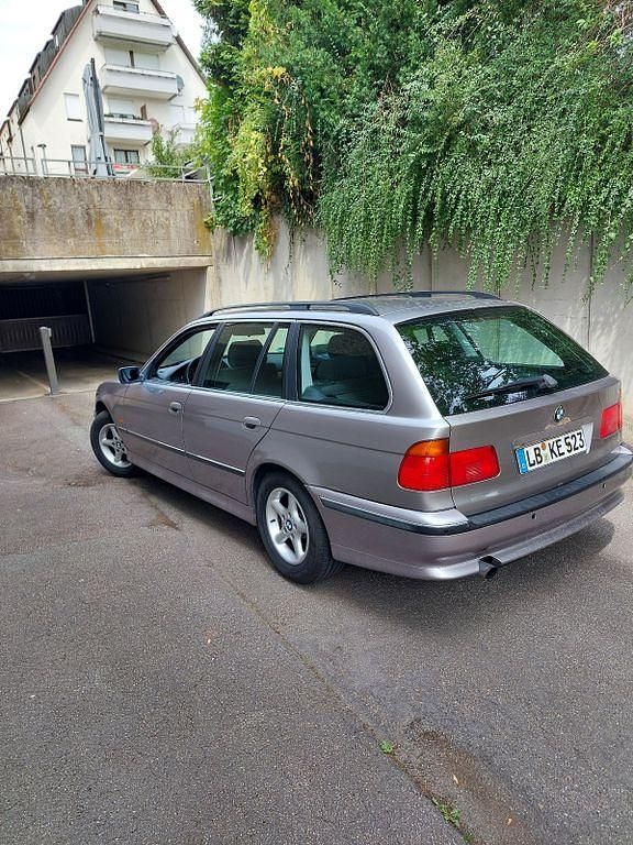 Silber Gebraucht 1997 BMW 523 Kombi | 1.750 € (Guter Preis) - Bild 1/4