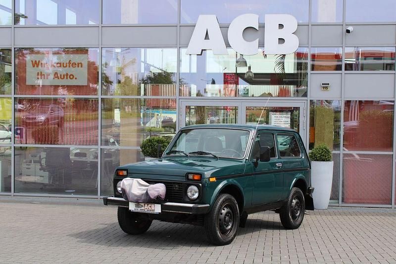 Grün Gebraucht 2009 Lada niva SUV | 4.900 € (Etwas zu teuer) - Bild 1/4