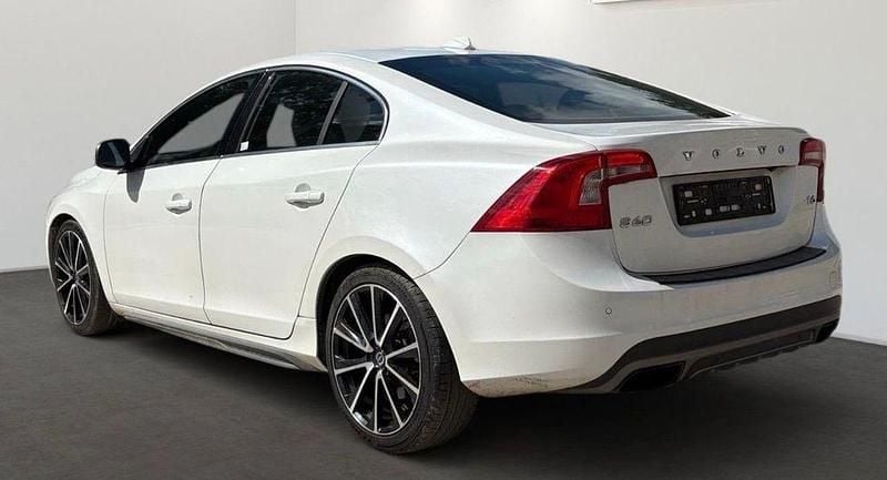 Gebraucht Volvo S60 245 PS (180 kW) 2016 Weiß Limousine