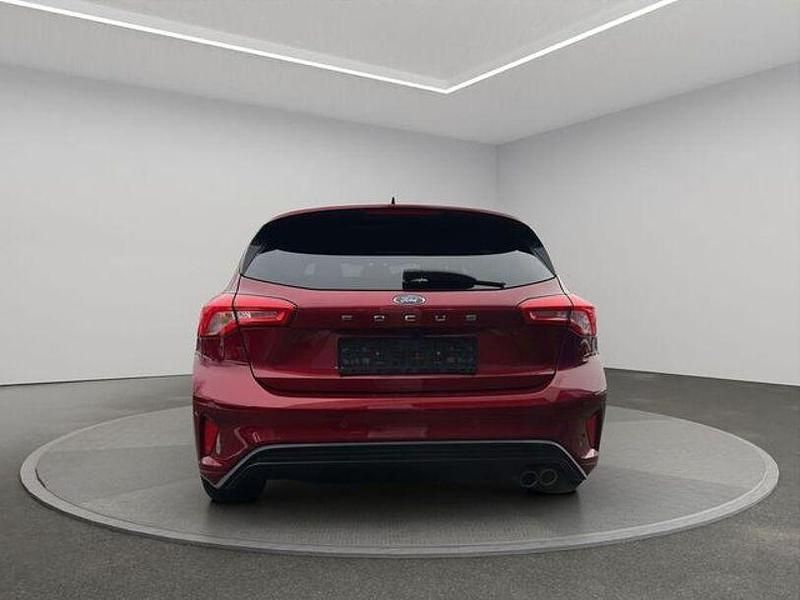 Gebraucht Ford Focus ST-Line 150 PS (110 kW) 2021 Rubyrotmet. Limousine