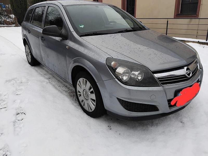 Grau Gebraucht 2010 Opel Astra Kombi | 1.150 € - Bild 1/4