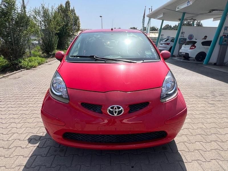 Rot Gebraucht 2011 Toyota Aygo Cool Kleinwagen | 2.499 € (Guter Preis) - Bild 1/4