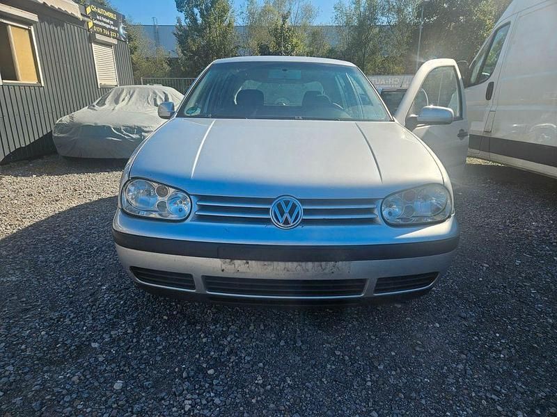 Silber Gebraucht 2003 VW Golf IV Comfortline Limousine | 800 € (Superpreis) - Bild 1/4