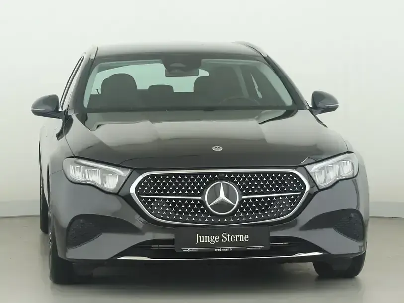 Gebraucht Mercedes E220 Avantgarde 197 PS (144 kW) 2025 Grau Kombi