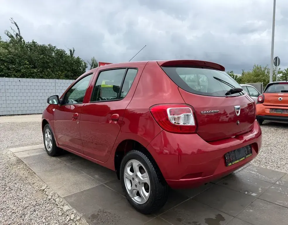 Gebraucht Dacia Sandero Lauréate 90 PS (66 kW) 2016 Feuerrot Limousine