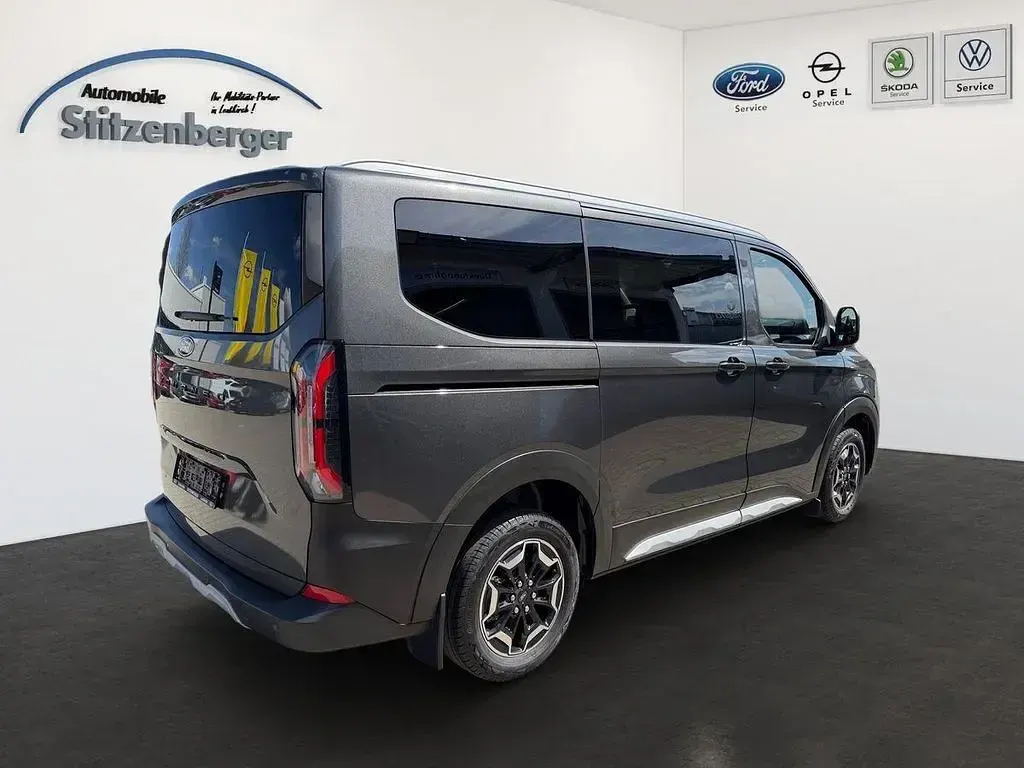 Neu Ford Tourneo Titanium 170 PS (125 kW) 2026 Grau Van / Kleinbus