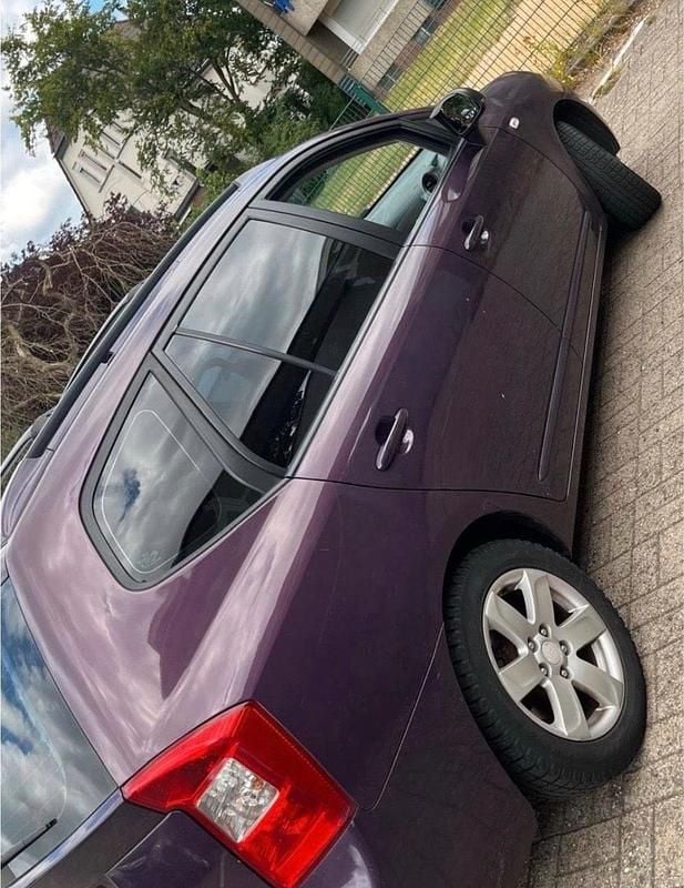 Andere farben Gebraucht 2007 Kia Carens Van / Kleinbus | 2.200 € (Guter Preis) - Bild 1/4