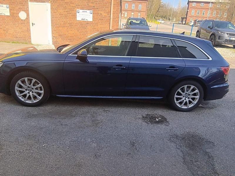 Second-hand Audi A4 204 CP (150 kW) 2021 Albastru Break