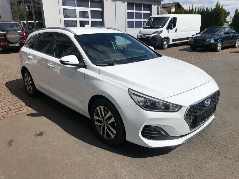 Gebraucht Hyundai i30 140 PS (102 kW) 2019 Weiß Kombi