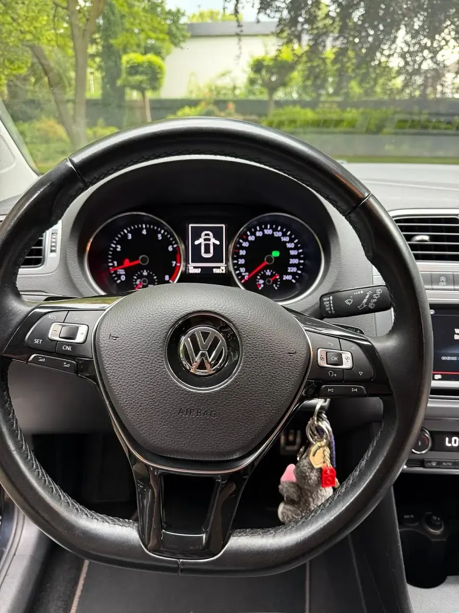 Gebraucht VW Polo Allstar 90 PS (66 kW) 2016 Schwarz Kleinwagen