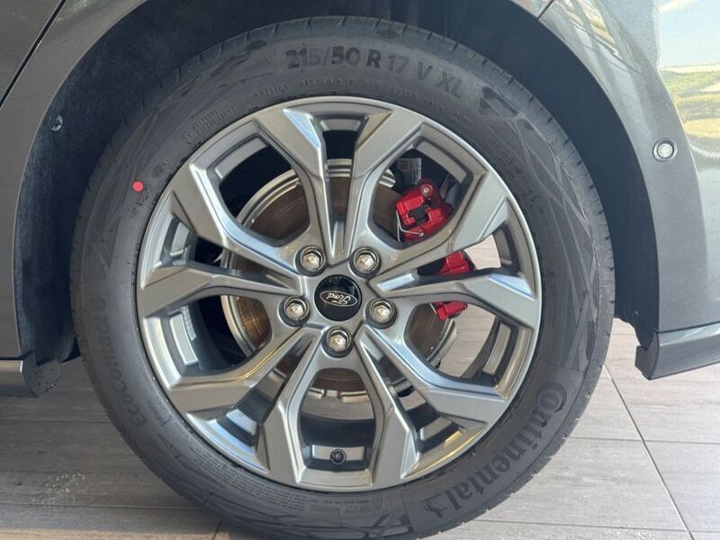 Neu Ford Focus ST-Line 125 PS (91 kW) 2025 Grau Limousine