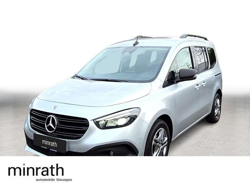 Silber Gebraucht 2022 Mercedes Citan 110 Kombi | 21.360 € (Fairer Preis) - Bild 1/4