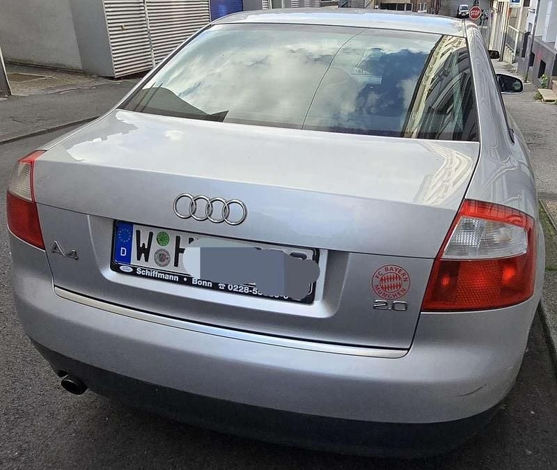 Gebraucht Audi A4 131 PS (96 kW) 2002 Silber Limousine
