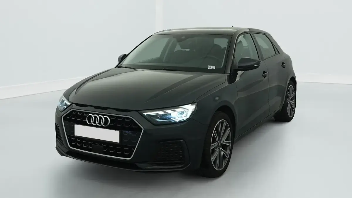 Gebraucht Audi A1 Advanced 95 PS (69 kW) 2023 Grau (gris manhattan) SUV