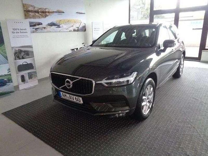 Pine grey / metallic (metallic) Gebraucht 2021 Volvo XC60 Momentum SUV | 34.990 € (Etwas zu teuer) - Bild 1/4