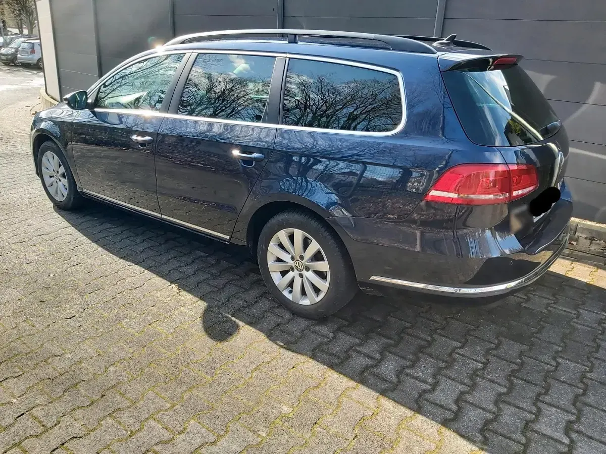Gebraucht VW Passat 122 PS (89 kW) 2013 Blau Kombi