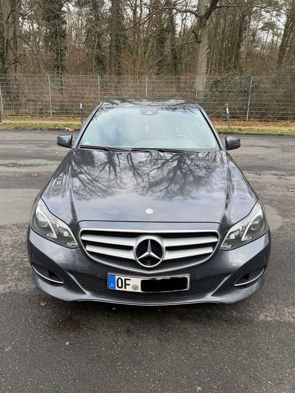 Gebraucht Mercedes E250 Avantgarde 204 PS (150 kW) 2013 Grau Limousine