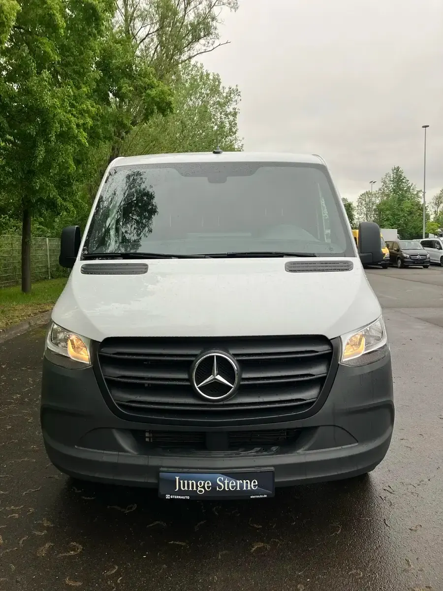 Używany Mercedes Sprinter 150 KM (110 kW) 2023 Biały Van