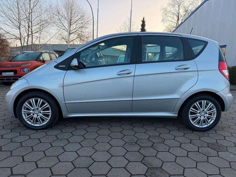 Gebraucht Mercedes A200 136 PS (100 kW) 2012 Silber Limousine