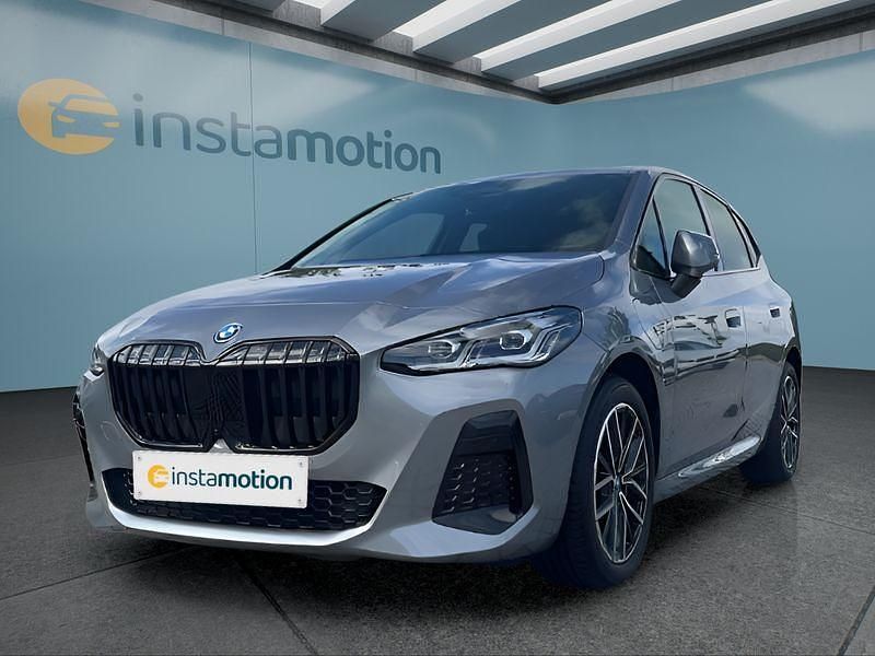 Grau Gebraucht 2022 BMW 225 Active Tourer Van / Kleinbus | 32.749 € (Teuer) - Bild 1/4