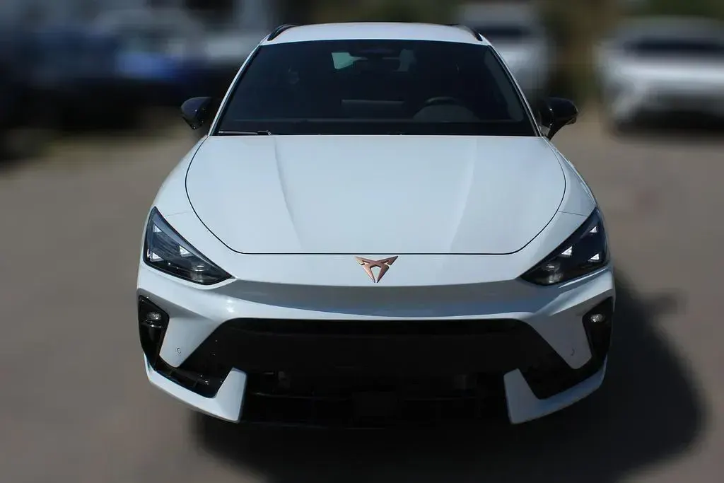 Neu Cupra Leon 204 PS (150 kW) 2026 Weiß Limousine