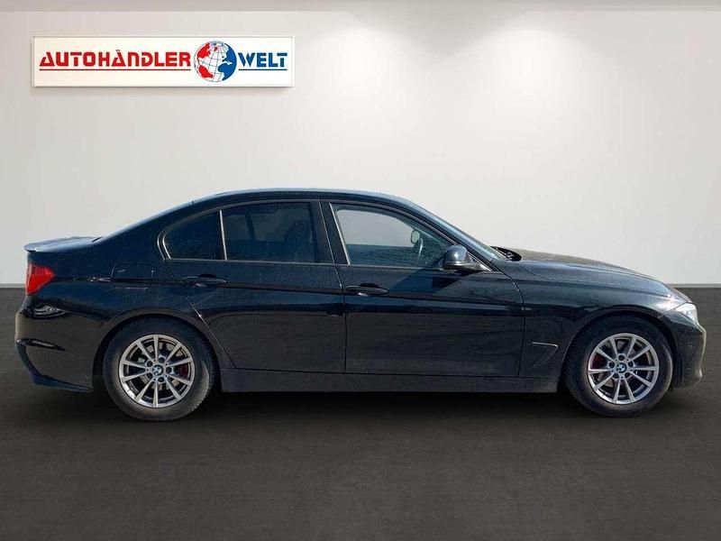 Gebraucht BMW 316 136 PS (100 kW) 2012 Schwarz Limousine