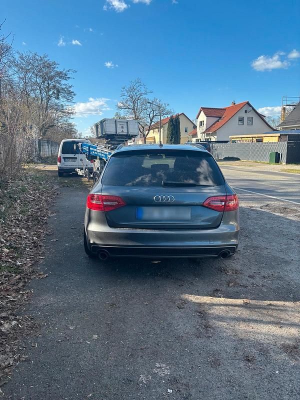 Gebraucht Audi A4 S-Line 245 PS (180 kW) 2013 Grau Kombi