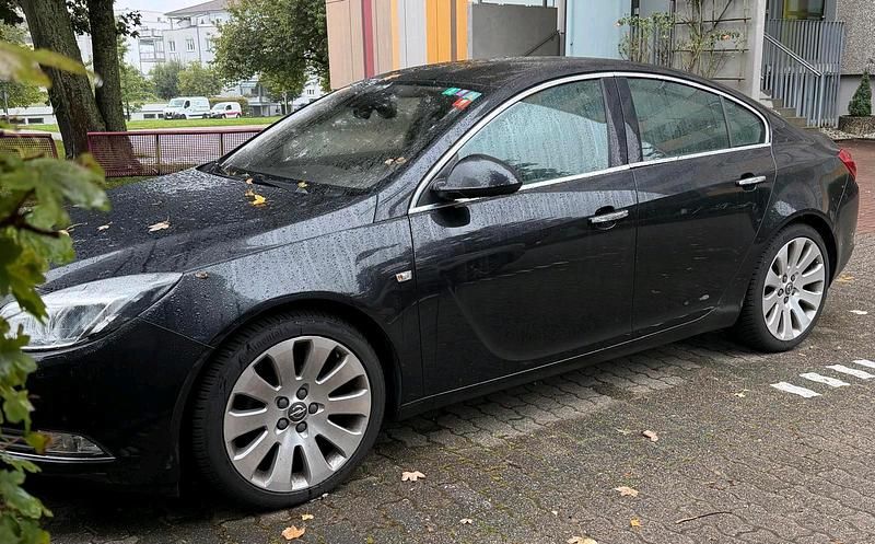 Schwarz Gebraucht 2010 Opel Insignia Limousine | 4.900 € - Bild 1/4