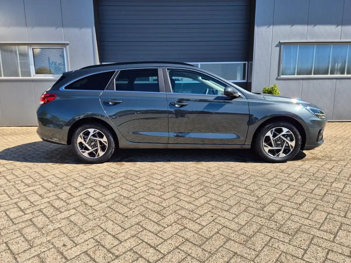 Neu Hyundai i30 Trend 150 PS (110 kW) 2026 Cypress green Kombi