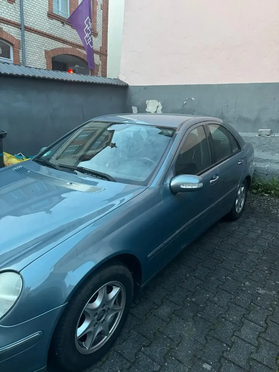 Gebraucht Mercedes C200 122 PS (89 kW) 2005 Andere farben Limousine