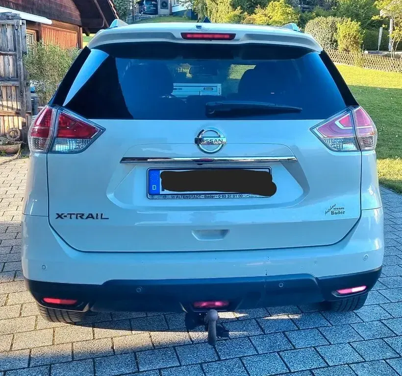Gebraucht Nissan X-Trail Acenta 131 PS (96 kW) 2015 Weiß SUV